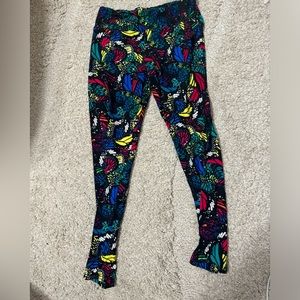 Fun festive butterfly leggings, the most comfortable leggings! They’re size smal